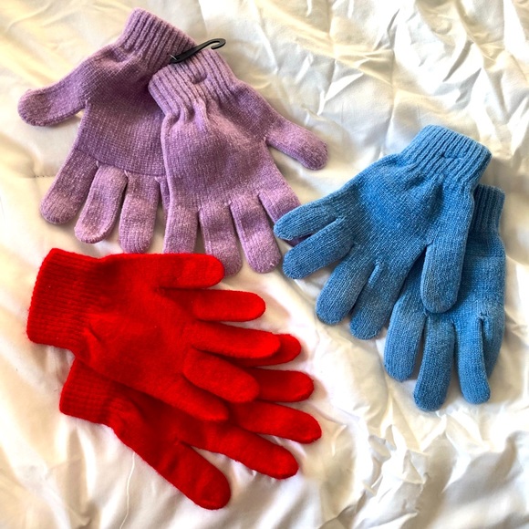 3 pair of gloves. - Picture 1 of 8